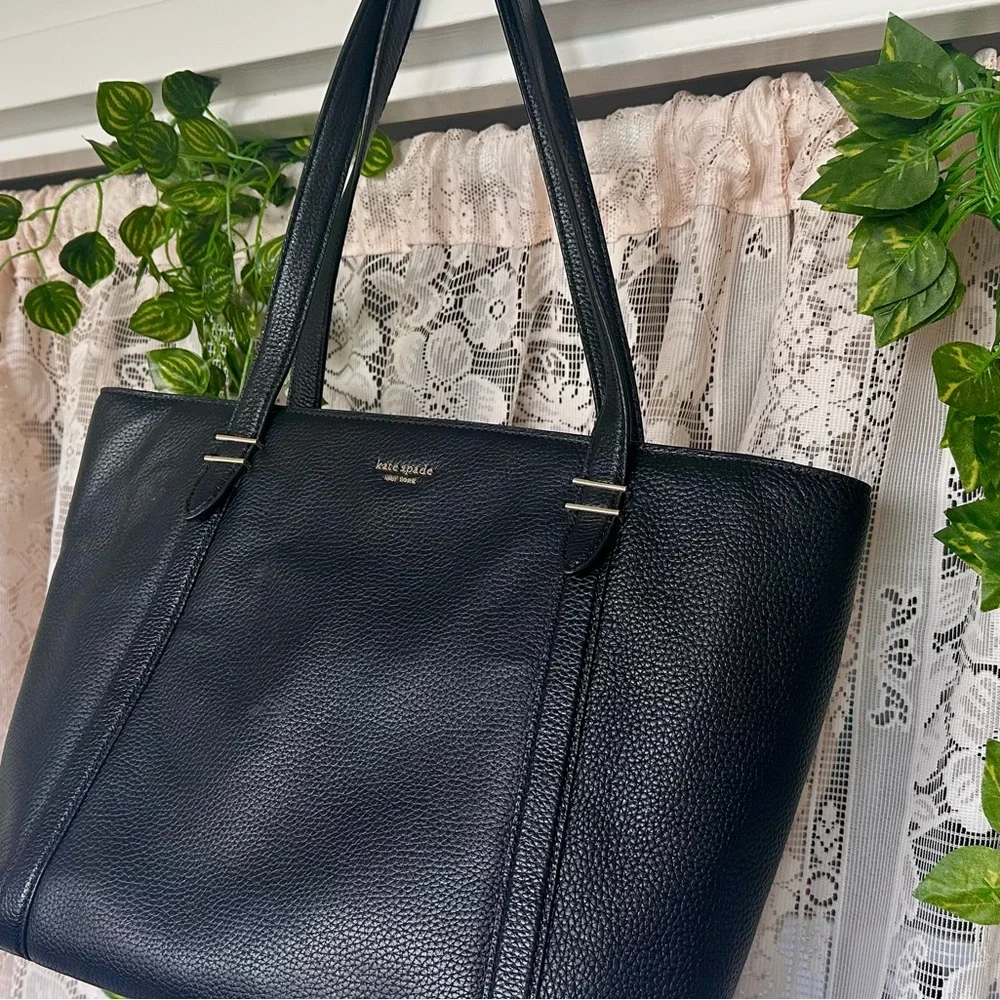Kate Spade New York Oakwood Street Chandra Pebbled Leather Tote Bag